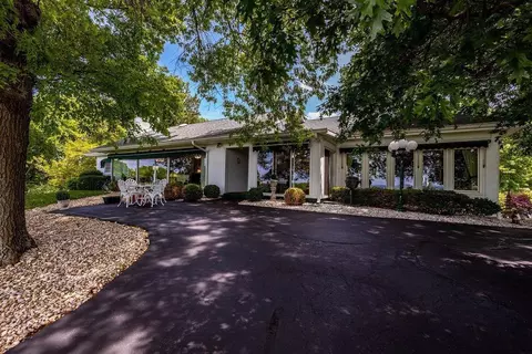 7156 Willowood Dr, West Chester, OH 45241 photo 2