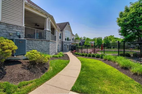 7841 Bridge Point Dr, Cincinnati, OH 45248 photo 37