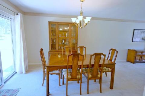 5802 Lawrence Rd, Cincinnati, OH 45248 photo 9