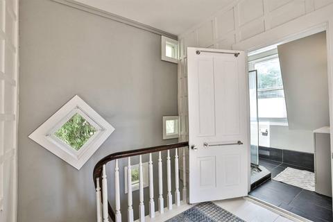 331 Collins Ave, Cincinnati, OH 45202 photo 27