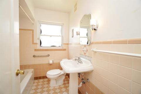 4233 Paxton Ave, Cincinnati, OH 45209 photo 13