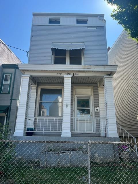3084 Henshaw Ave, Cincinnati, OH 45225