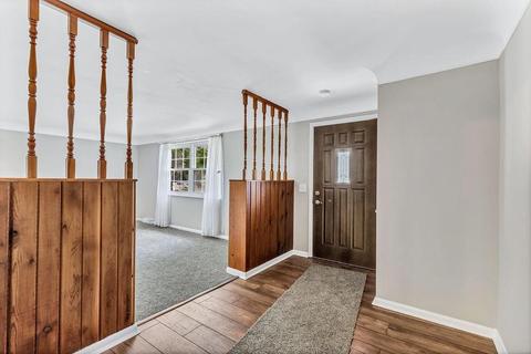 4741 Beechwood Rd, Cincinnati, OH 45244 photo 3