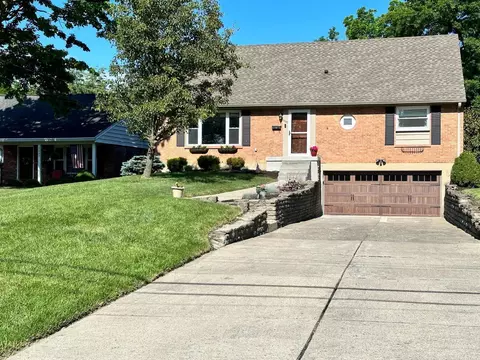 9057 Shadetree Dr, Cincinnati, OH 45242