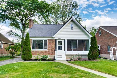 6637 Elwynne Dr, Silverton, OH 45236