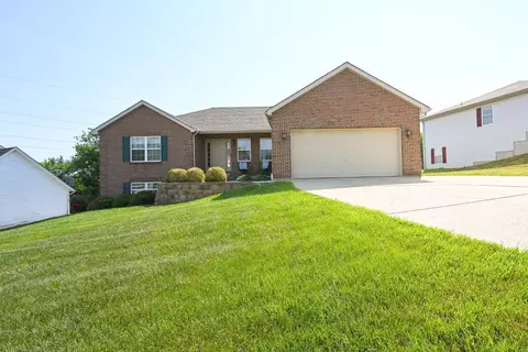 723 Ginger Ridge Dr, Trenton, OH 45067