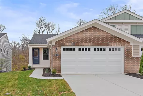 4504 Eastgate Oaks Dr, Batavia, OH 45103