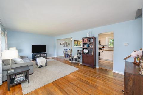 3827 Larchview Dr, Cincinnati, OH 45236 photo 5