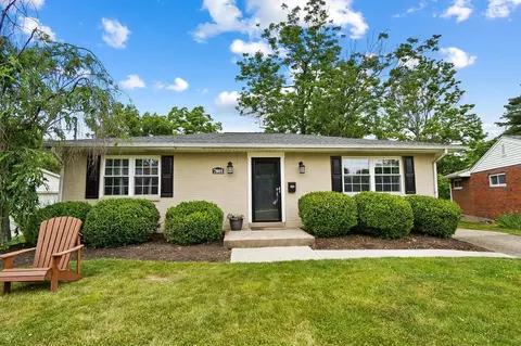 7801 Maple Leaf Dr, Madeira, OH 45243