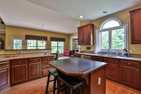 697 Kennecot Dr, Cincinnati, OH 45244 photo 17