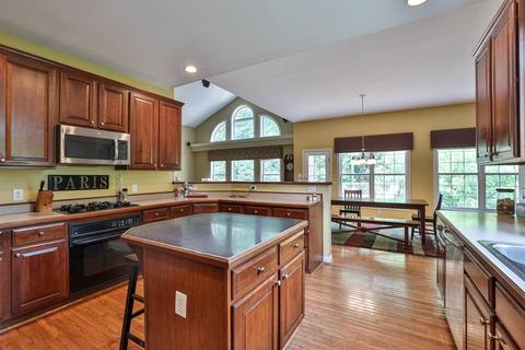 697 Kennecot Dr, Cincinnati, OH 45244 photo 16