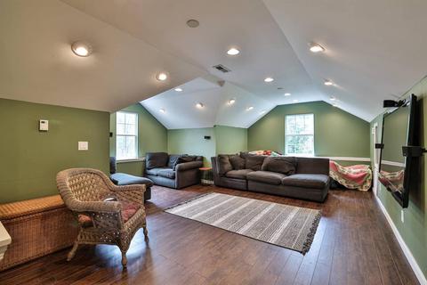 697 Kennecot Dr, Cincinnati, OH 45244 photo 9