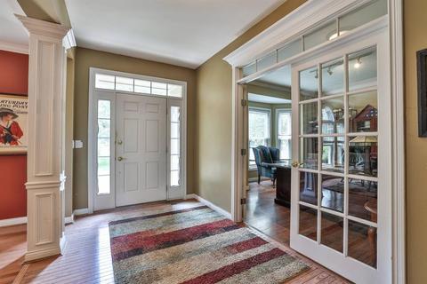 697 Kennecot Dr, Cincinnati, OH 45244 photo 5