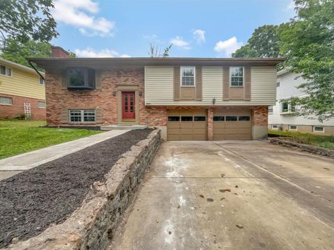 49 Hayden Dr, Greenhills, OH 45218