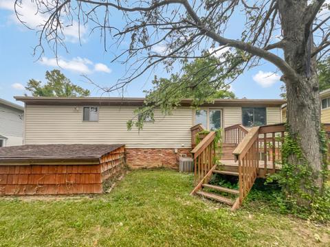 49 Hayden Dr, Greenhills, OH 45218 photo 7