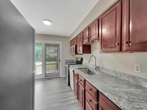 49 Hayden Dr, Greenhills, OH 45218 photo 9