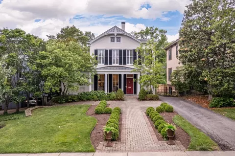 3457 Observatory Pl, Cincinnati, OH 45208