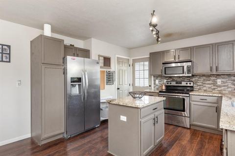 6604 Elderberry Ct, Hamilton Township, OH 45039 photo 10