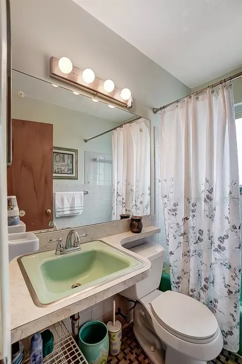 6693 Charann Ln, Cincinnati, OH 45224 photo 19