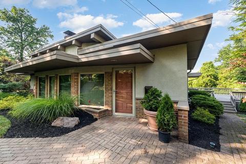 1228 Ridgecliff Rd, Wyoming, OH 45215