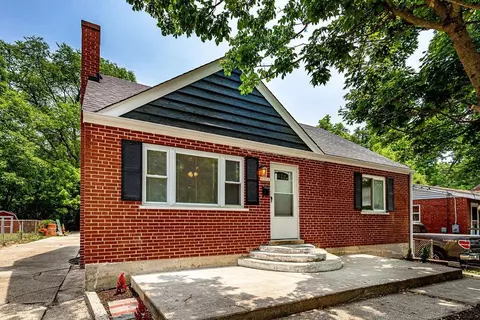 9044 Orangewood Dr, Cincinnati, OH 45231