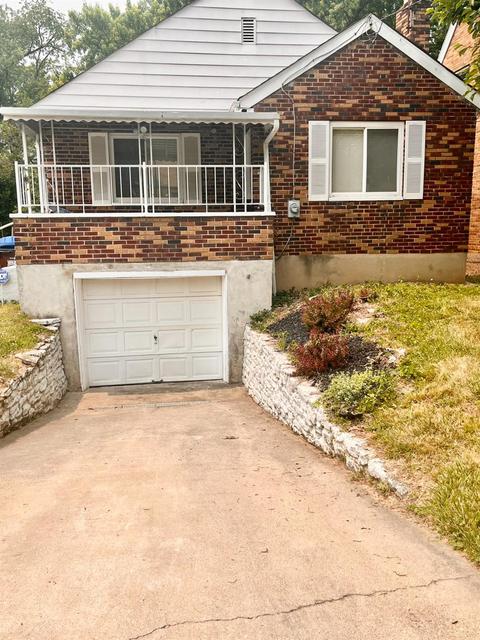 6131 Mayflower Ave, Golf Manor, OH 45237