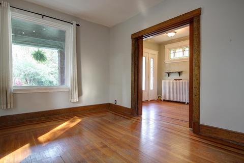 2957 Mignon Ave, Cincinnati, OH 45211 photo 9