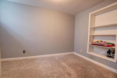 2957 Mignon Ave, Cincinnati, OH 45211 photo 24