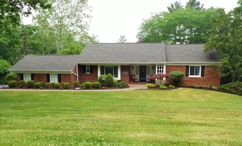 5915 Farlook Dr, Cincinnati, OH 45247
