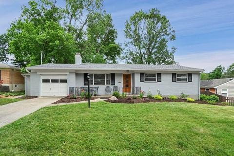 8129 Maxfield Ln, Madeira, OH 45243