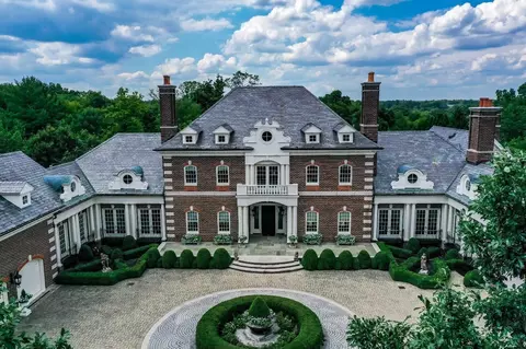 8600 Camargo Rd, Cincinnati, OH 45243