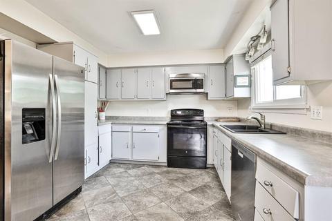 3049 Mirimar St, Kettering, OH 45409 photo 7