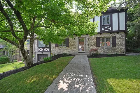 1106 Paxton Ave, Cincinnati, OH 45208