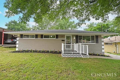 8781 Venus Ln, Cincinnati, OH 45231