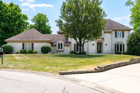 808 Grants View Ct, Washington Township, OH 45459