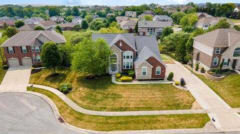 8945 Heather Ann Dr, West Chester, OH 45069