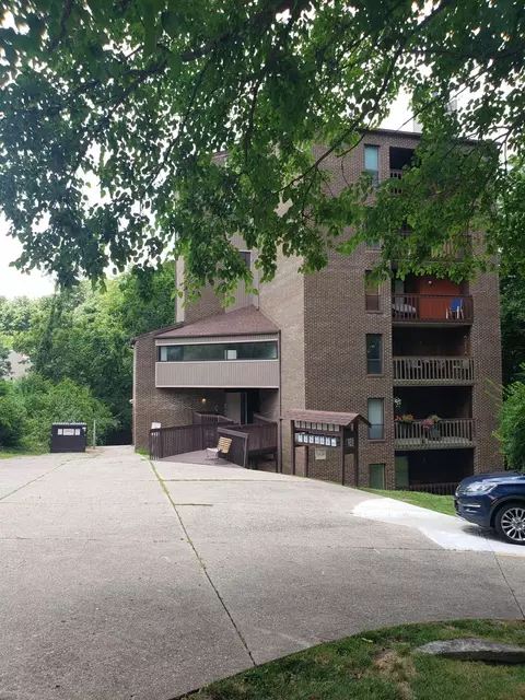 2121 Sutton Ave #4A, Cincinnati, OH 45230