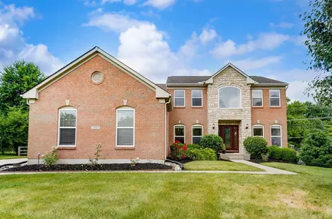 7965 Plantation Dr, Mason, OH 45040