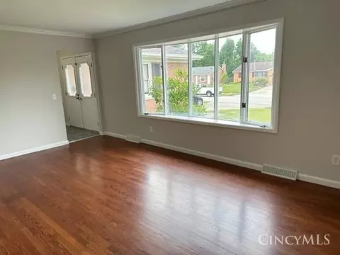 1934 Fullerton Dr, Cincinnati, OH 45240 photo 3