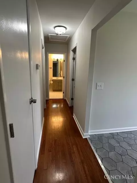 1934 Fullerton Dr, Cincinnati, OH 45240 photo 9