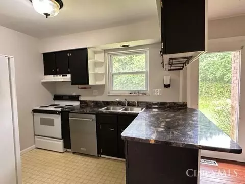 1934 Fullerton Dr, Cincinnati, OH 45240 photo 5