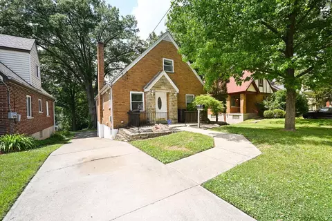 3921 Washington Ave, Cheviot, OH 45211