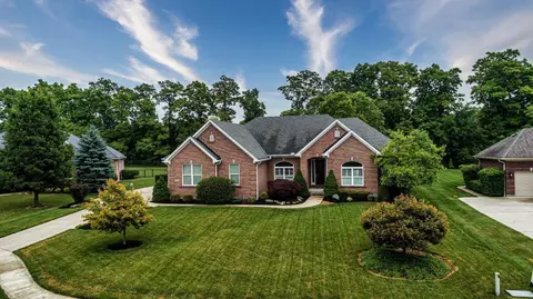 1291 Catalpa Ridge Dr, Lebanon, OH 45036