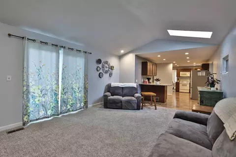 2395 Springdale Rd, Cincinnati, OH 45231 photo 8