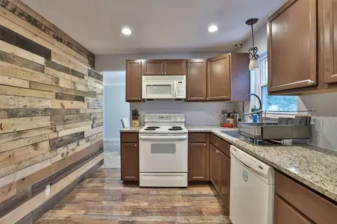 2395 Springdale Rd, Cincinnati, OH 45231 photo 16