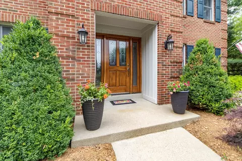 4955 Cinnamon Cir, Cincinnati, OH 45244 photo 2
