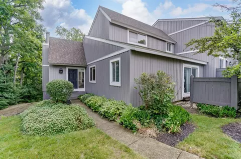 137 Twin Lakes Dr, Fairfield, OH 45014