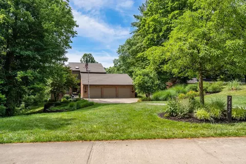 7462 Zion Hill Rd, Cleves, OH 45002