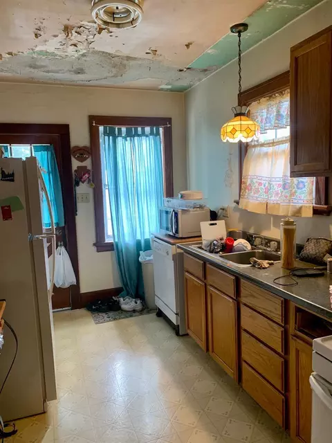 3826 Ebenezer Rd, Cincinnati, OH 45248 photo 5