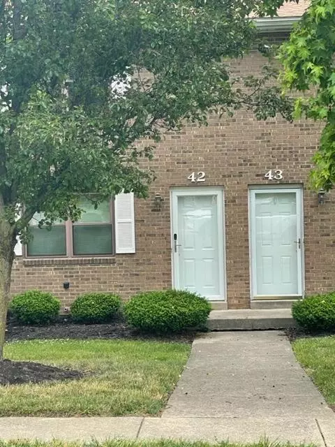 2100 Woodtrail Dr #42, Fairfield, OH 45014